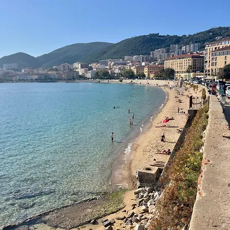 Grand T2 Cours Napoleon B Ajaccio (Corsica)
