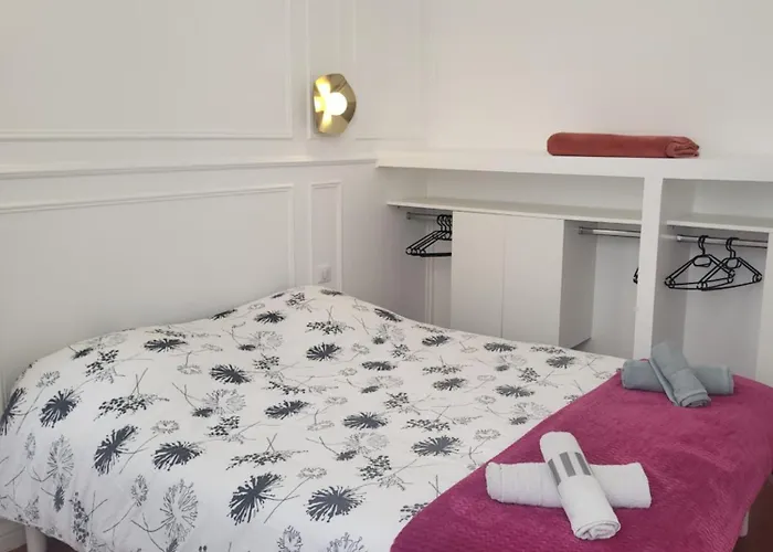 Appartement Grand T2 Cours Napoleon B *