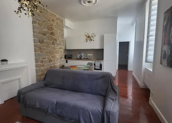 Grand T2 Cours Napoleon B Appartement Ajaccio (Corsica)