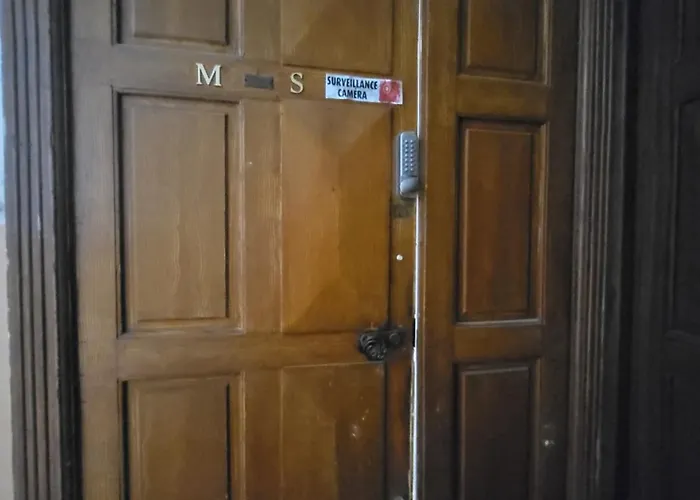 Grand T2 Cours Napoleon B Ajaccio (Corsica)