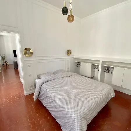 Grand T2 Cours Napoleon B * Ajaccio (Corsica)