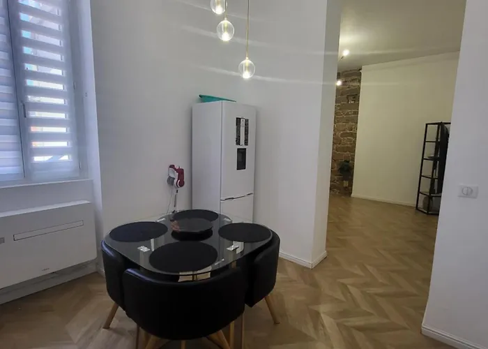 Grand T2 Cours Napoleon B Apartment *